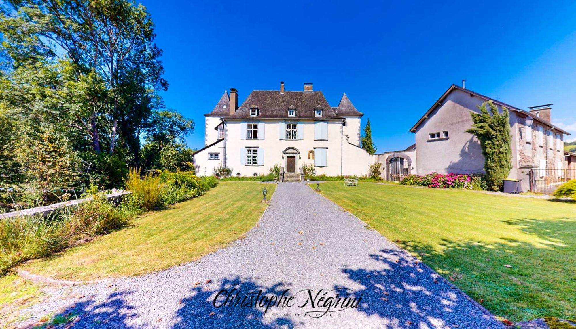 Chateau Porthos Tranquillite Des Pyrenees former Sunan airport Exterior foto